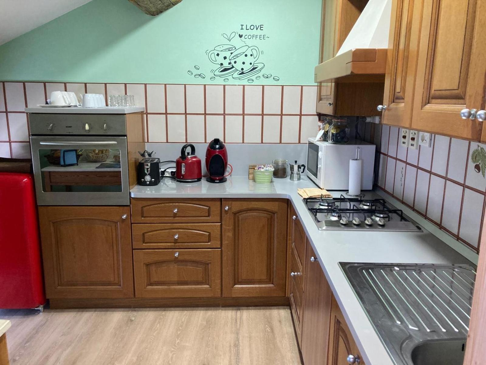 펠트레 A Casa Di Checco B&B 외부 사진